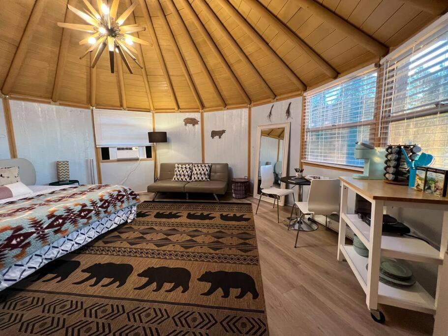 Villa Glamping-Sky Dome Yurt-Tiny House-2 By Lavenders Field Valley Center Esterno foto