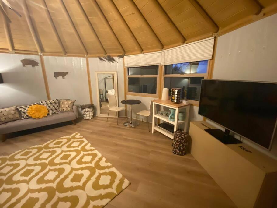 Villa Glamping-Sky Dome Yurt-Tiny House-2 By Lavenders Field Valley Center Esterno foto